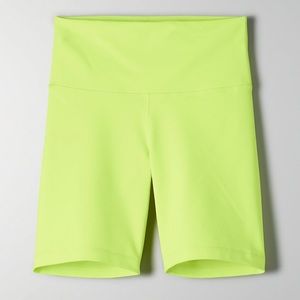 Bright biker shorts! 🚴🏼‍♀️ cannot be missed 👀